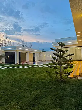 Satılır 5 otaqlı həyət evi 250 m²