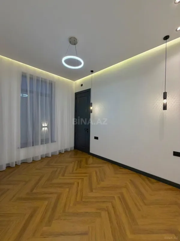 Satılır 5 otaqlı həyət evi 250 m²
