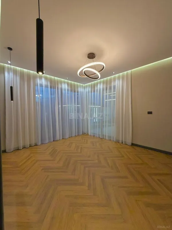 Satılır 5 otaqlı həyət evi 250 m²