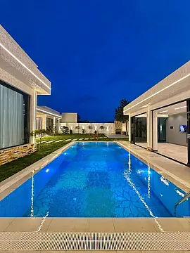 Satılır 5 otaqlı həyət evi 250 m²