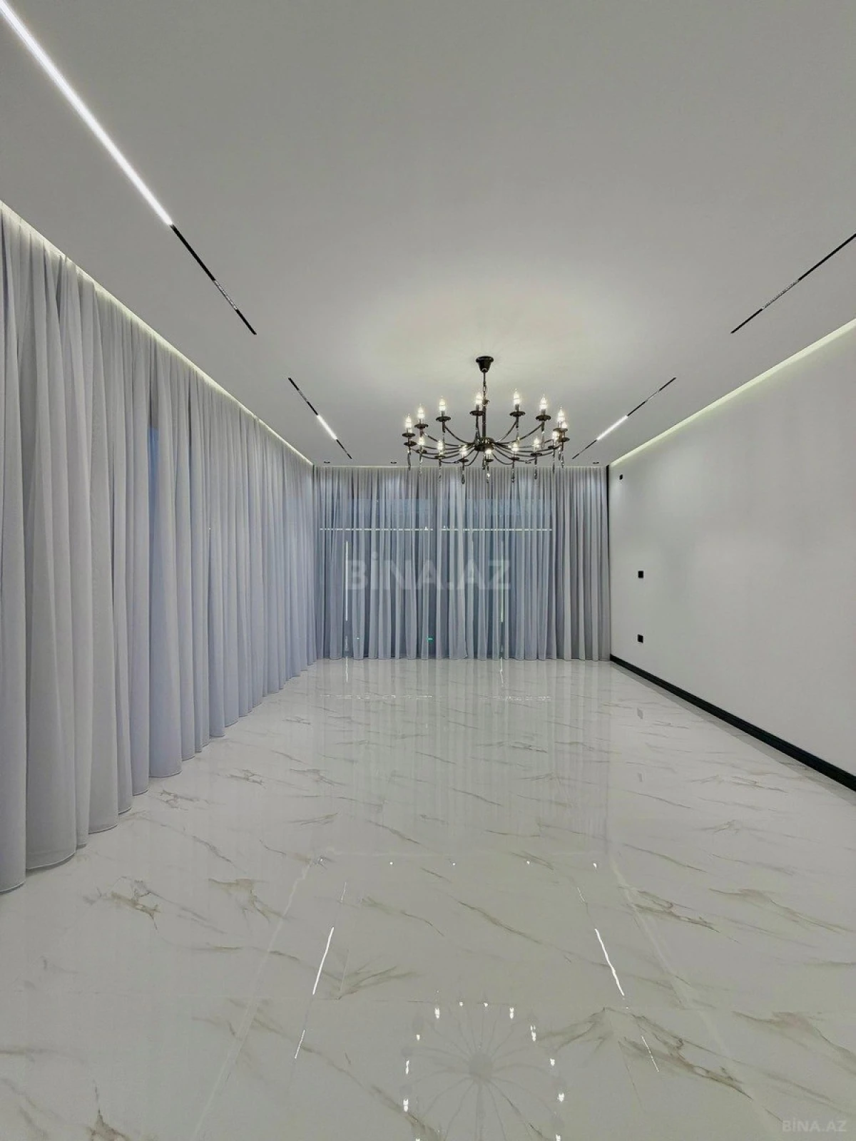 Satılır 5 otaqlı həyət evi 250 m²