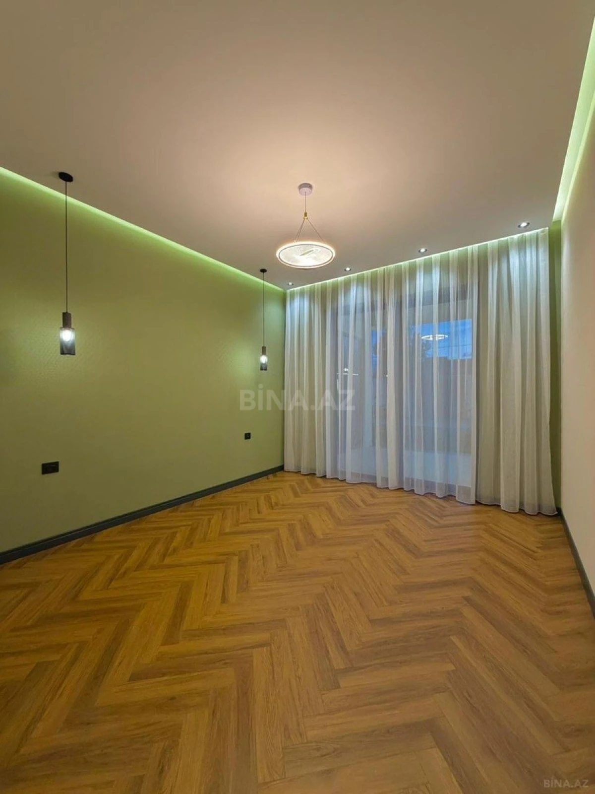 Satılır 5 otaqlı həyət evi 250 m²