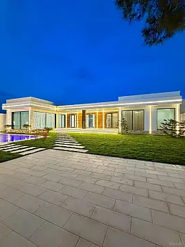 Satılır 5 otaqlı həyət evi 250 m²