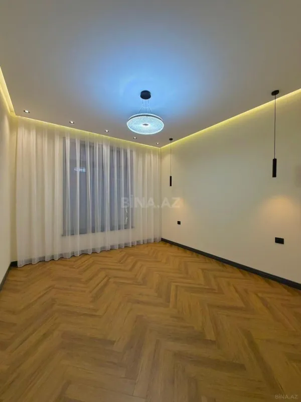 Satılır 5 otaqlı həyət evi 250 m²