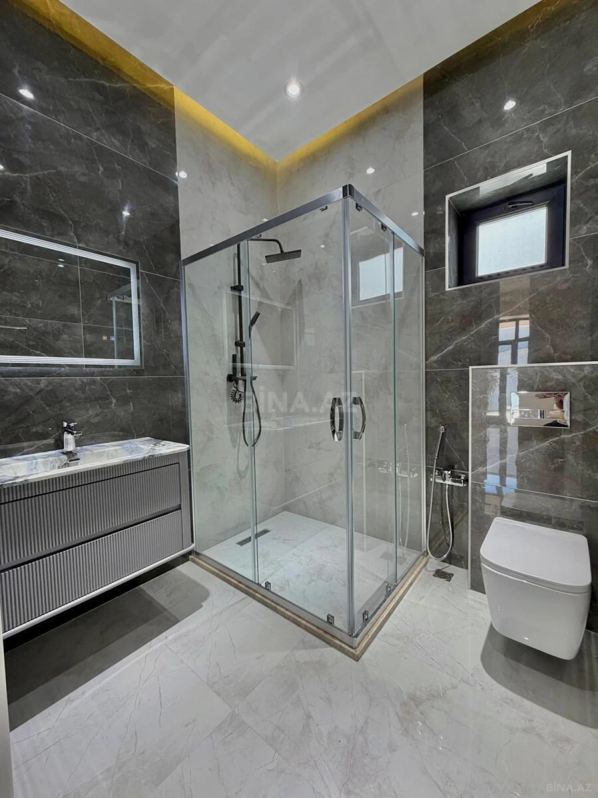 Satılır 4 otaqlı həyət evi 170 m²