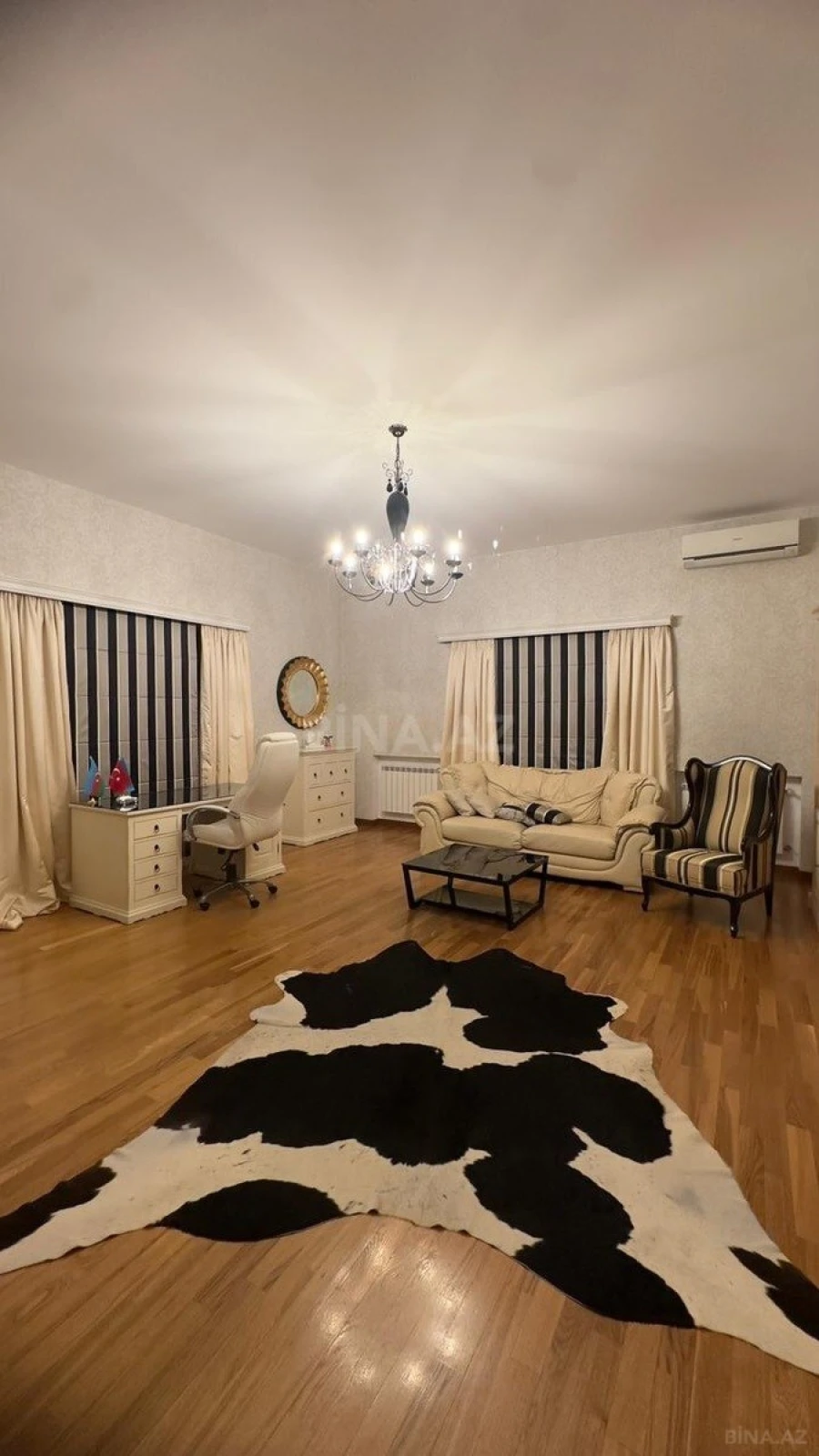 Kirayə verilir 5 otaqlı həyət evi 550 m²