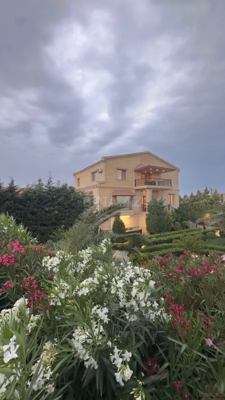 Kirayə verilir 5 otaqlı həyət evi 550 m²