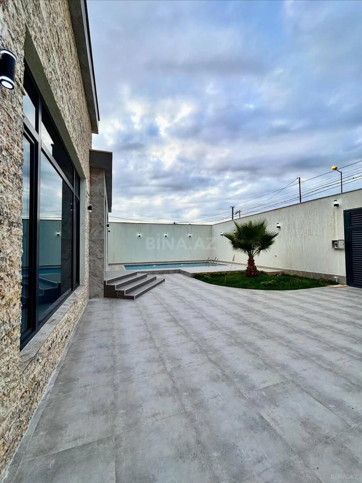 Kirayə verilir 4 otaqlı həyət evi 200 m²