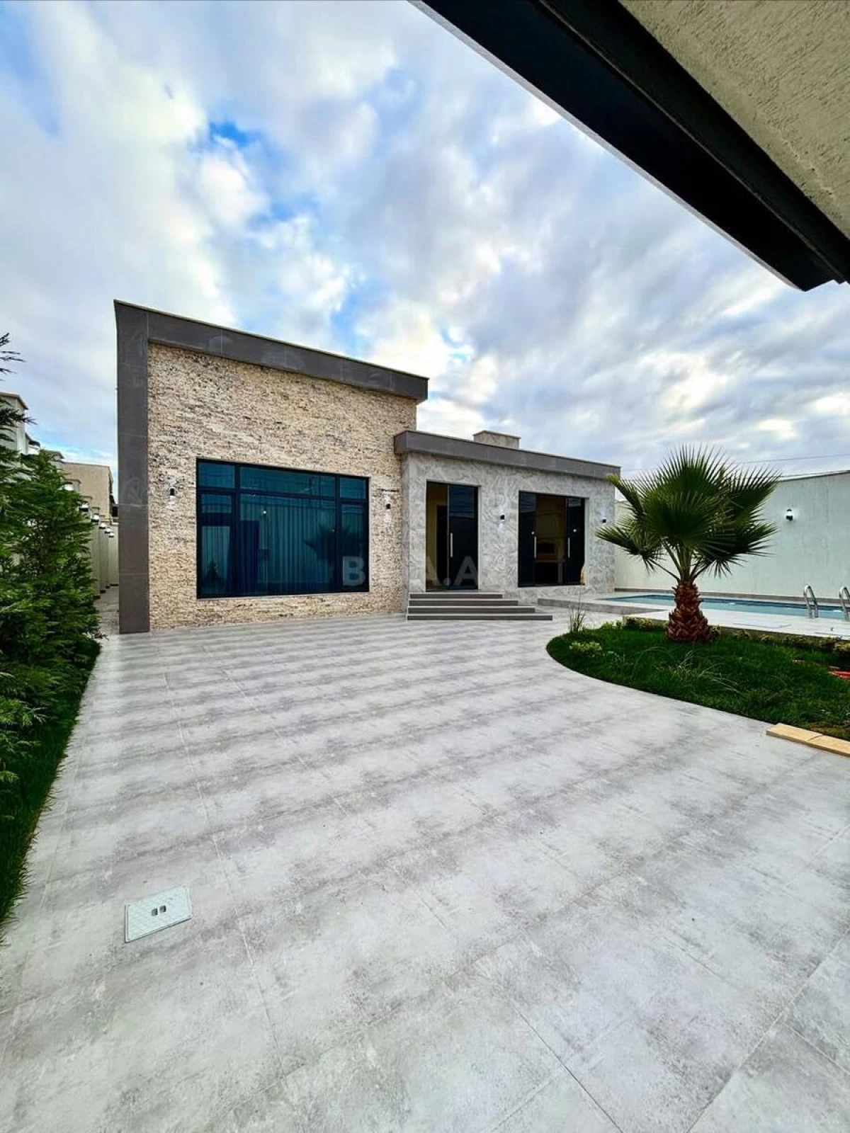 Kirayə verilir 4 otaqlı həyət evi 200 m²