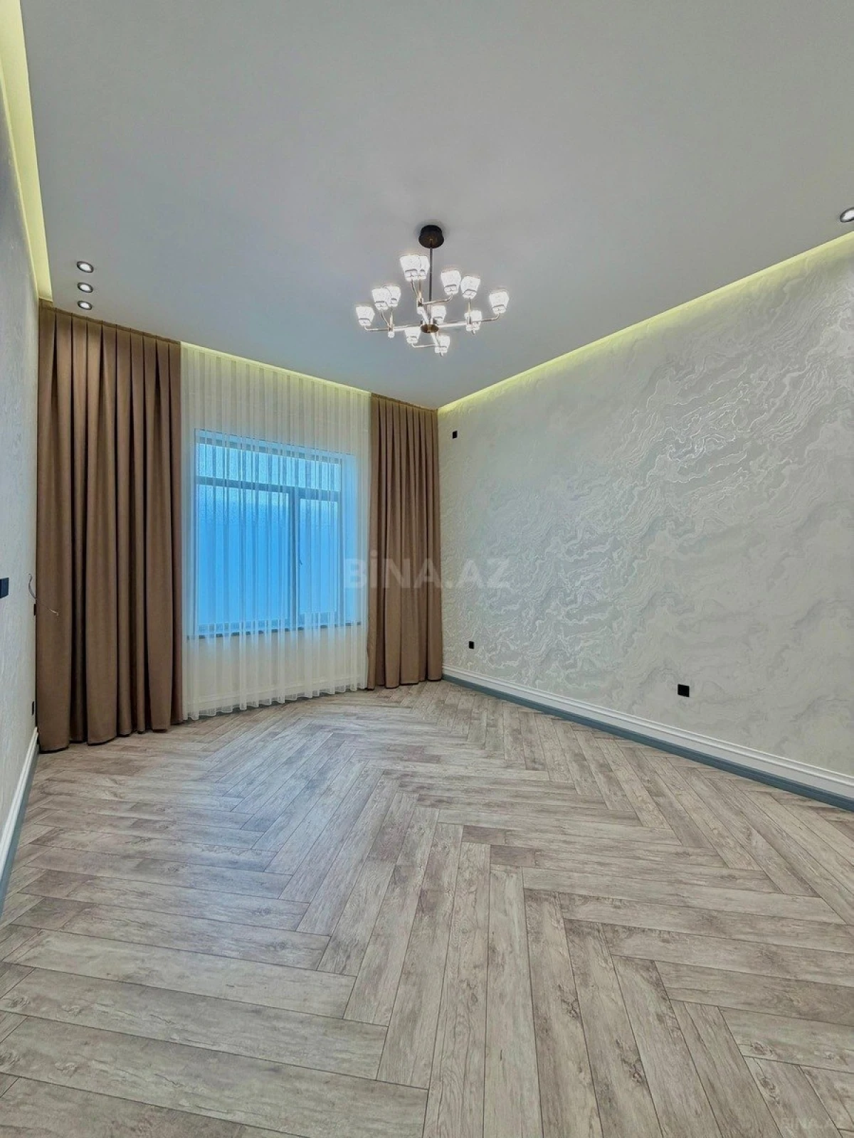 Satılır 4 otaqlı həyət evi 202 m²
