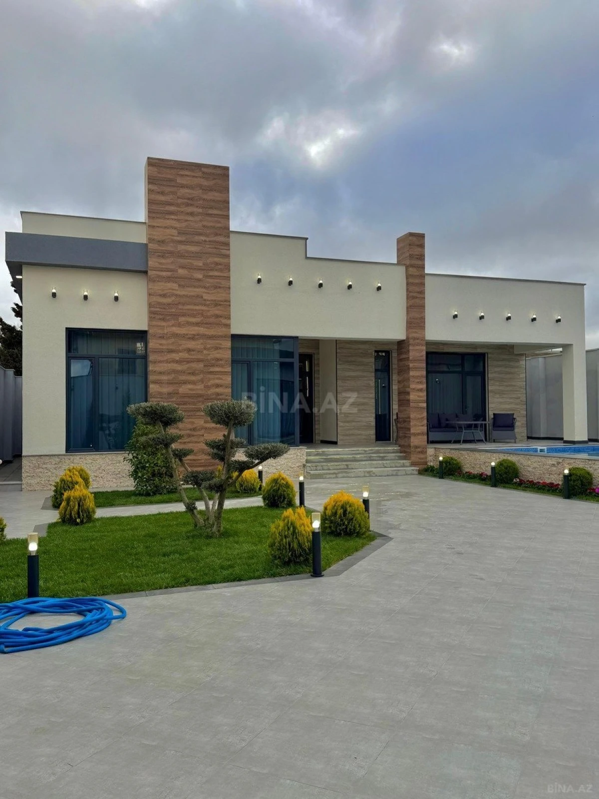 Satılır 4 otaqlı həyət evi 202 m²