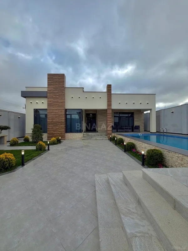 Satılır 4 otaqlı həyət evi 202 m²