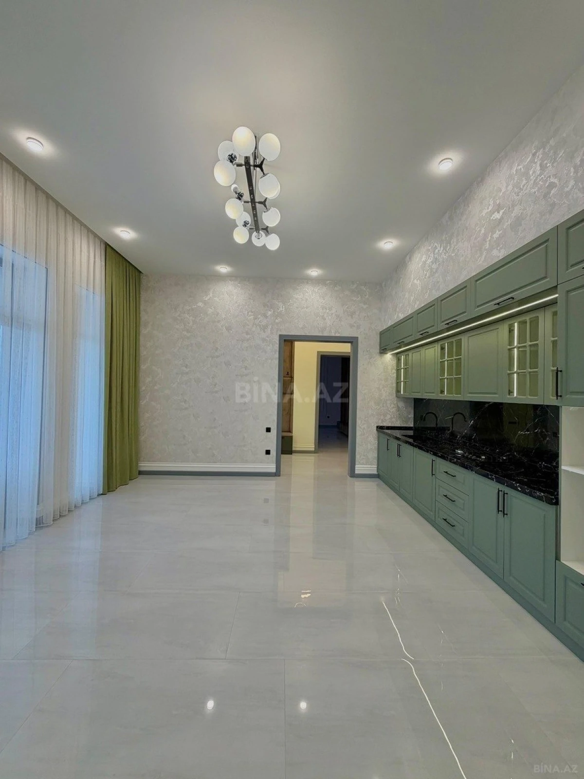Satılır 4 otaqlı həyət evi 202 m²