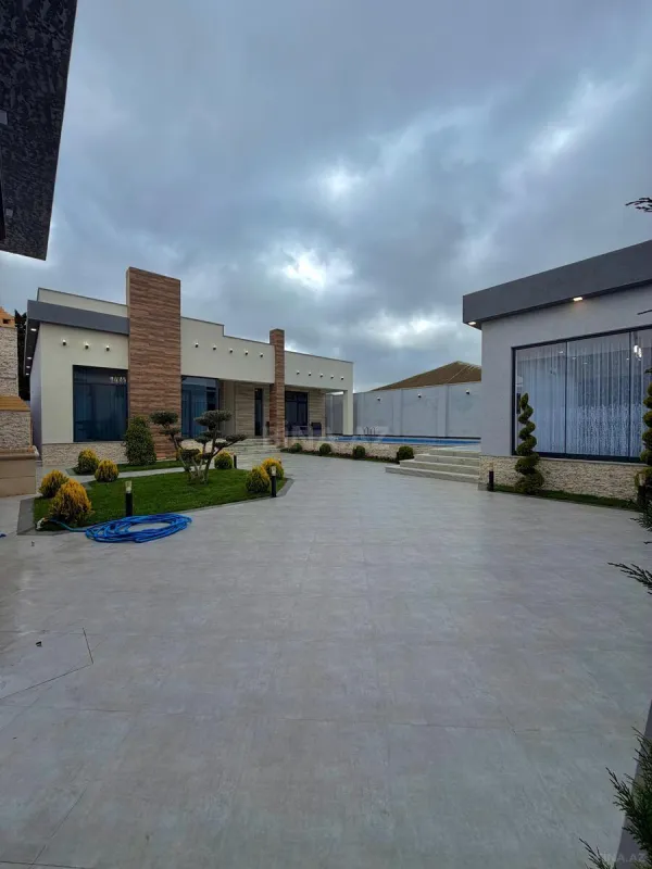 Satılır 4 otaqlı həyət evi 202 m²