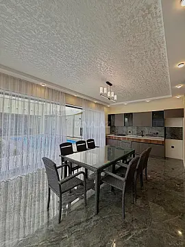 Satılır 4 otaqlı həyət evi 202 m²