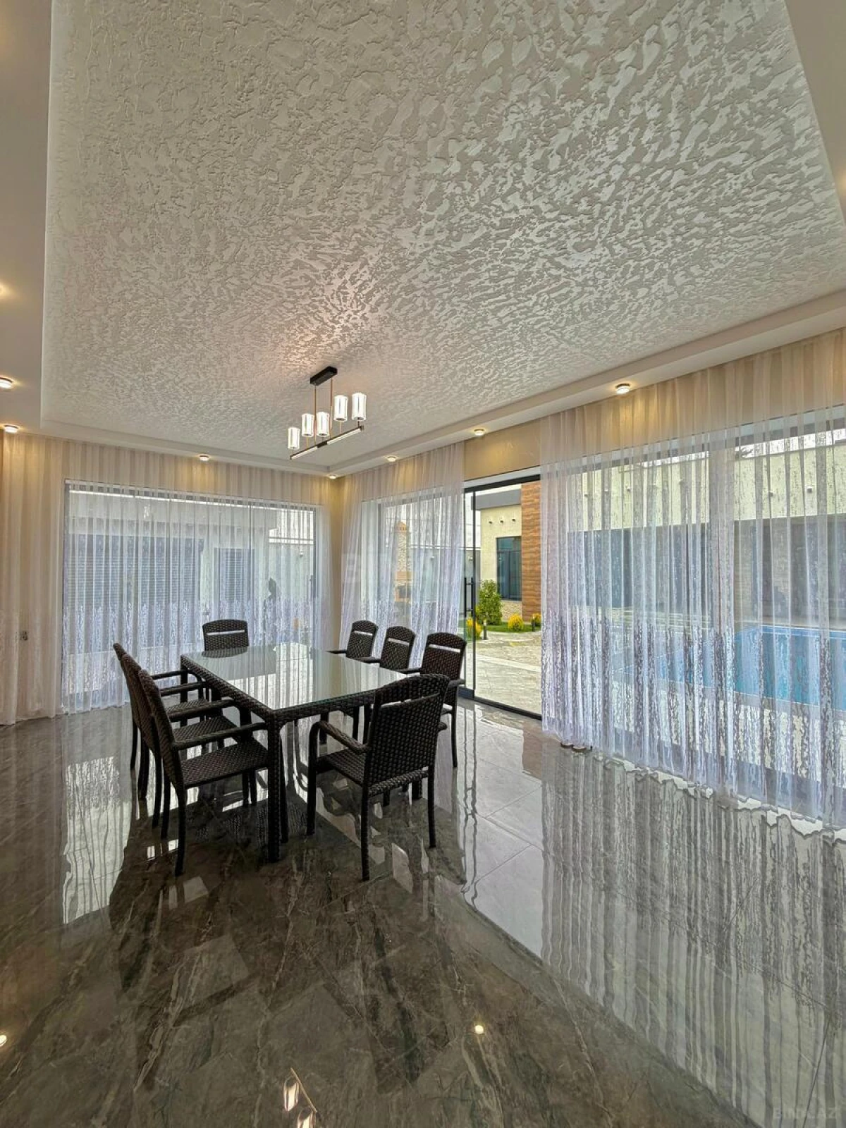 Satılır 4 otaqlı həyət evi 202 m²