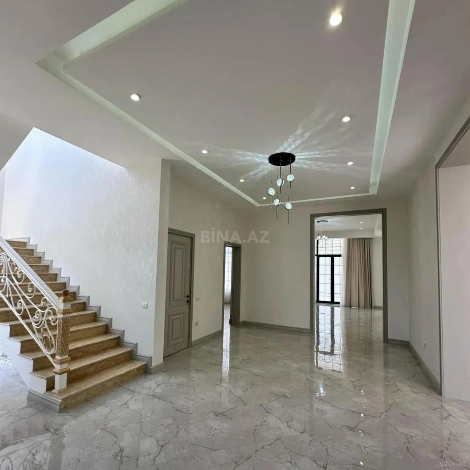 Kirayə verilir 4 otaqlı həyət evi 450 m²