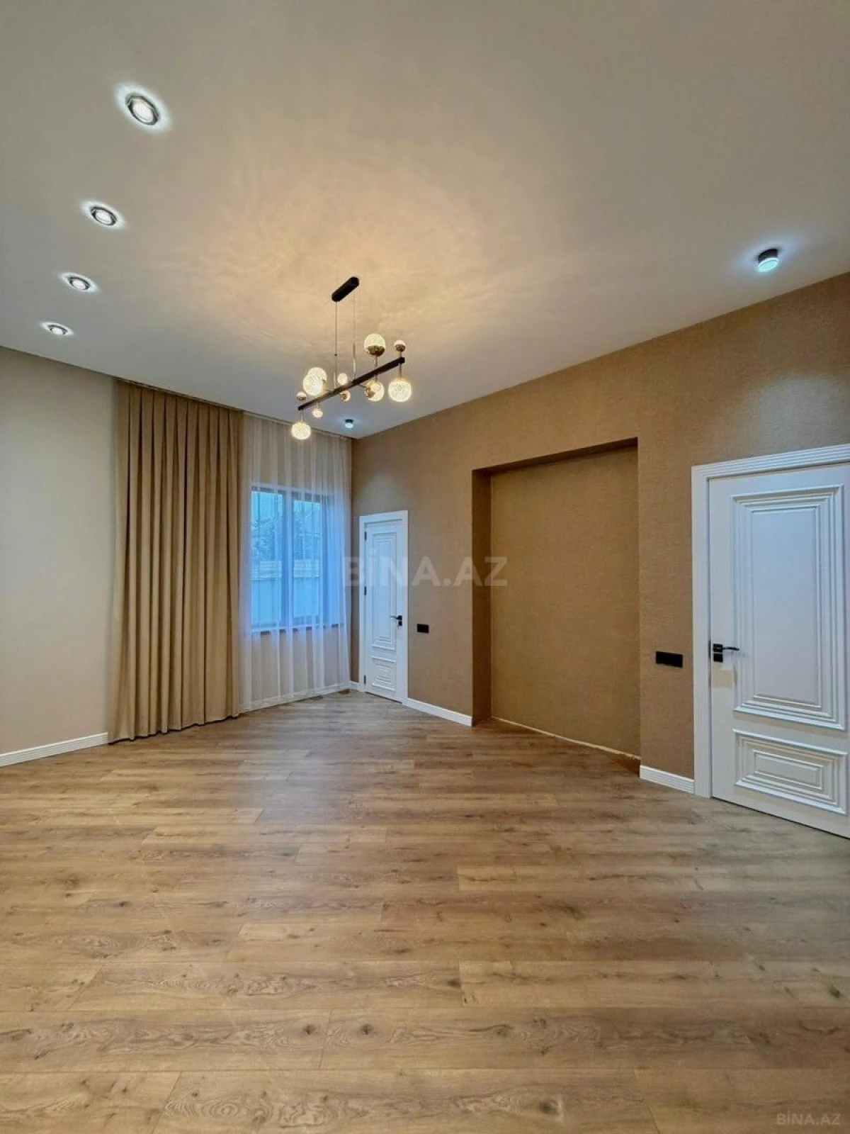 Satılır 4 otaqlı həyət evi 180 m²