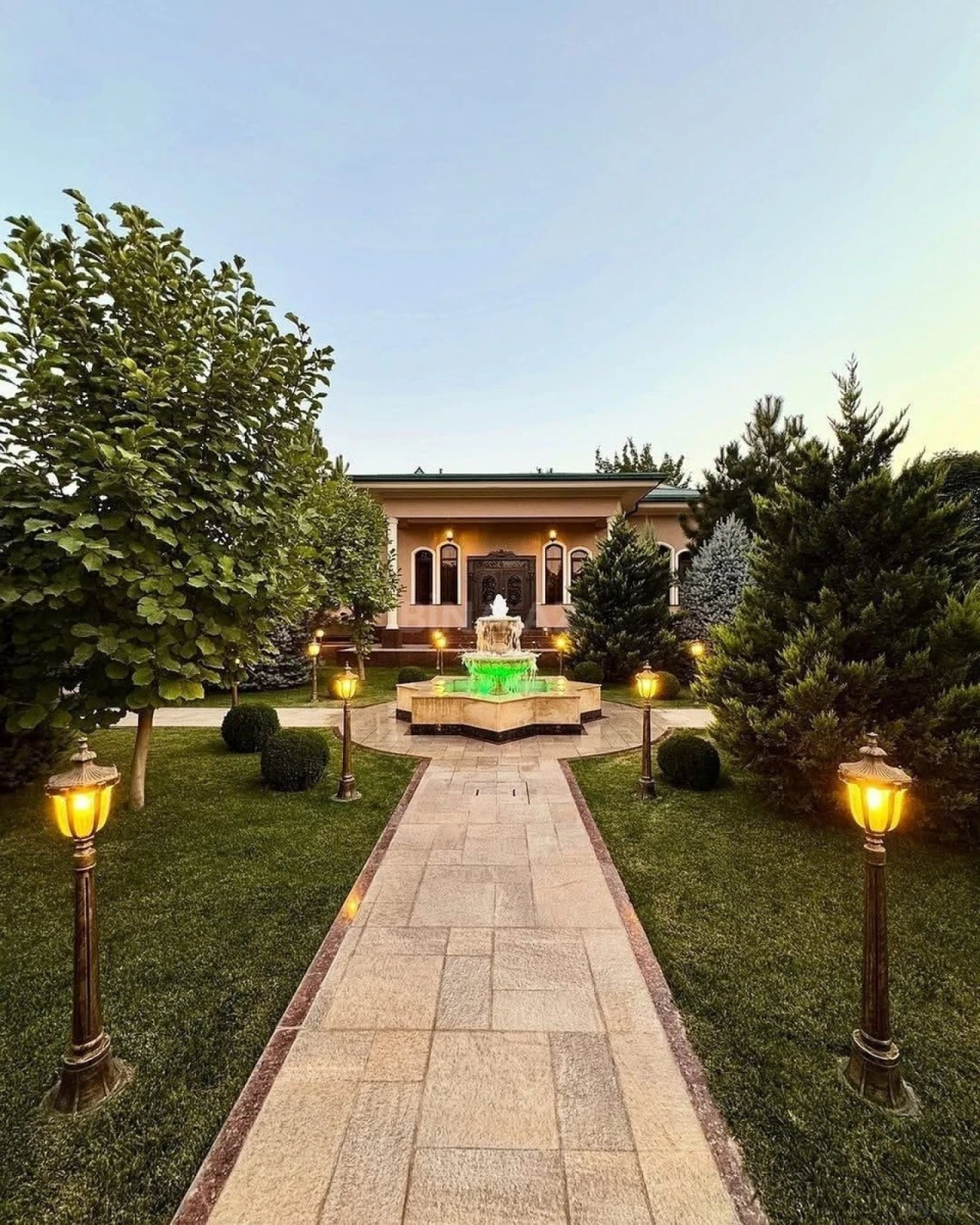 Kirayə verilir 5 otaqlı həyət evi 420 m²