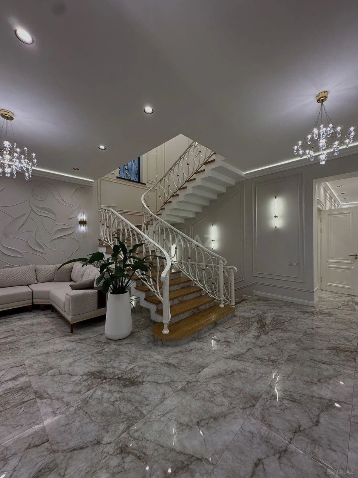 Kirayə verilir 4 otaqlı həyət evi 380 m²