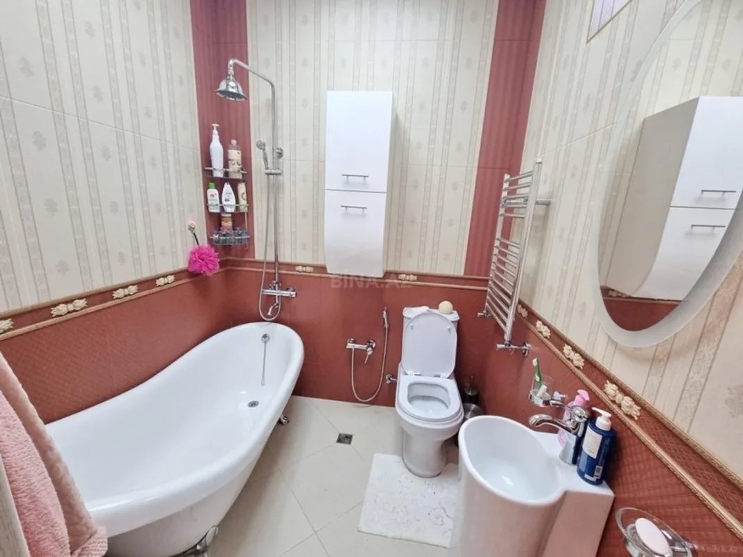 Kirayə verilir 4 otaqlı həyət evi 380 m²