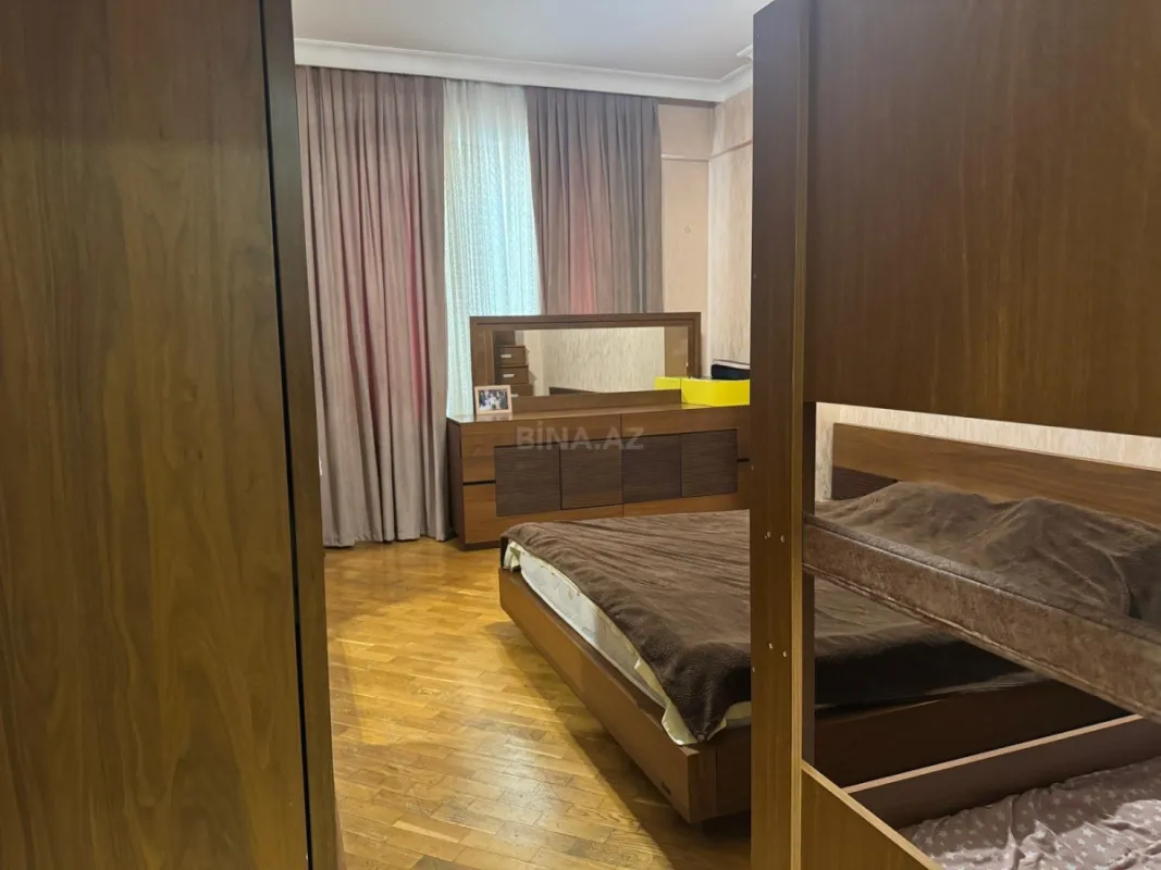 Satılır 2 otaqlı mənzil 90 m²