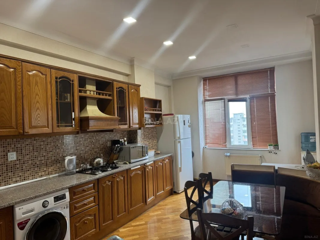 Satılır 2 otaqlı mənzil 90 m²