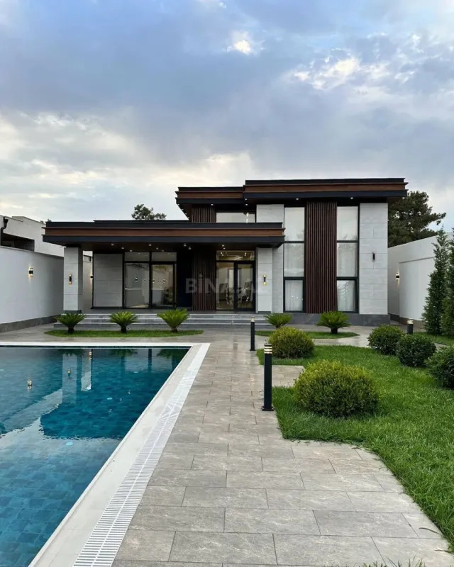 Kirayə verilir 5 otaqlı həyət evi 400 m²