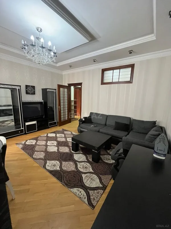 Kirayə verilir 2 otaqlı mənzil 75 m²