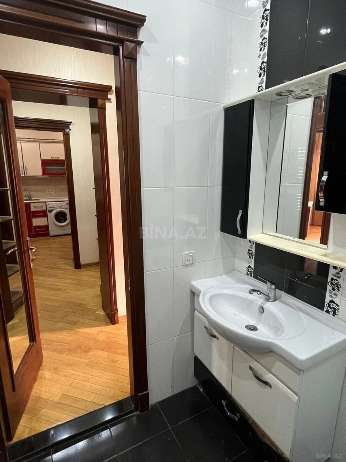 Kirayə verilir 2 otaqlı mənzil 75 m²