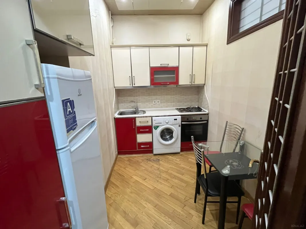 Kirayə verilir 2 otaqlı mənzil 75 m²
