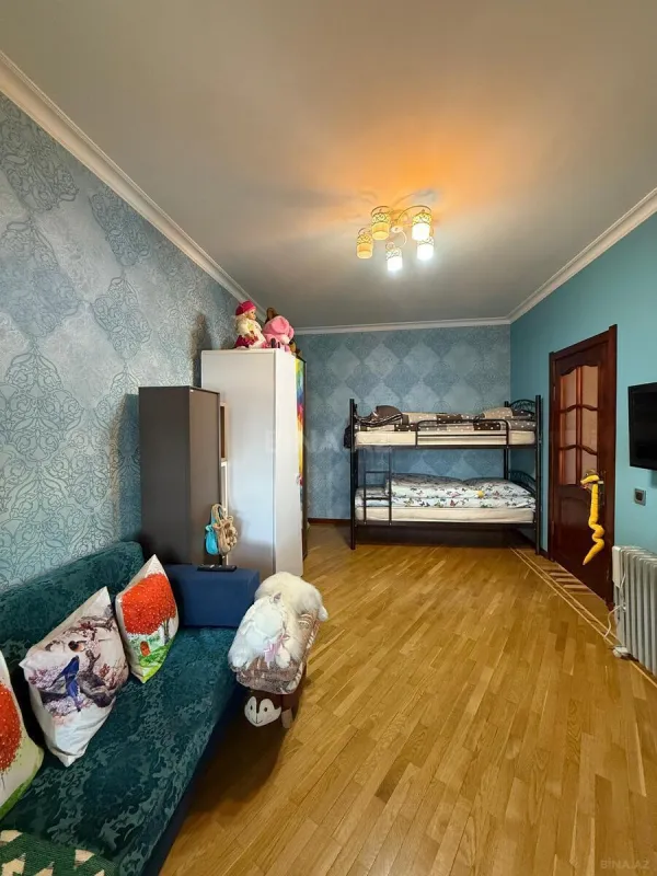 Satılır 4 otaqlı mənzil 100 m²