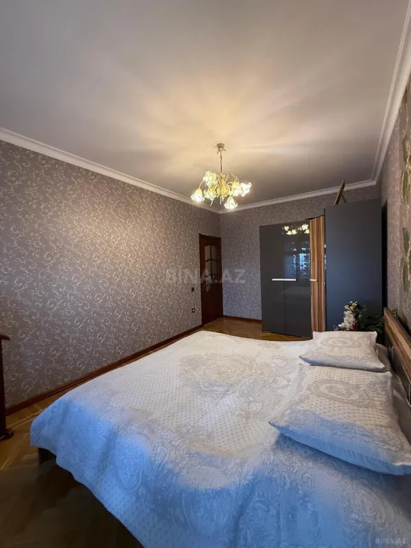 Satılır 4 otaqlı mənzil 100 m²