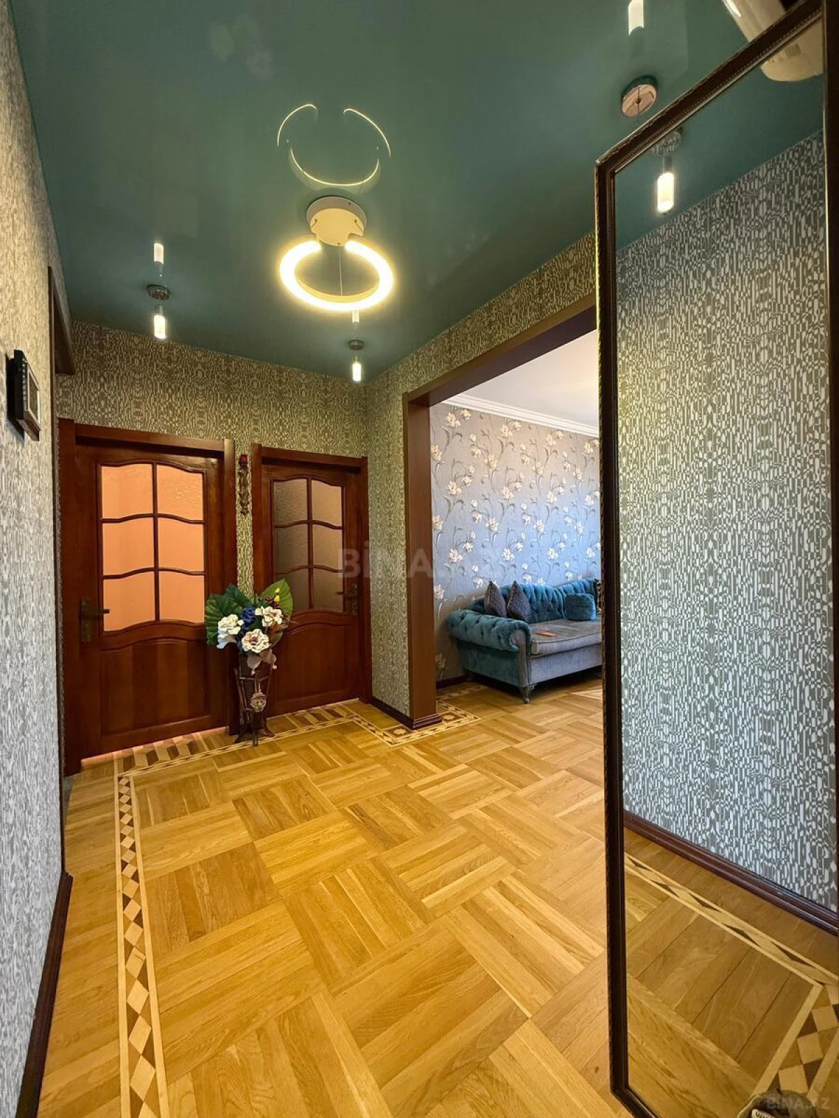 Satılır 4 otaqlı mənzil 100 m²