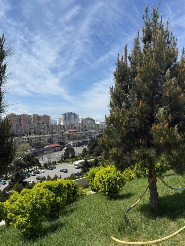 Satılır 4 otaqlı mənzil 100 m²