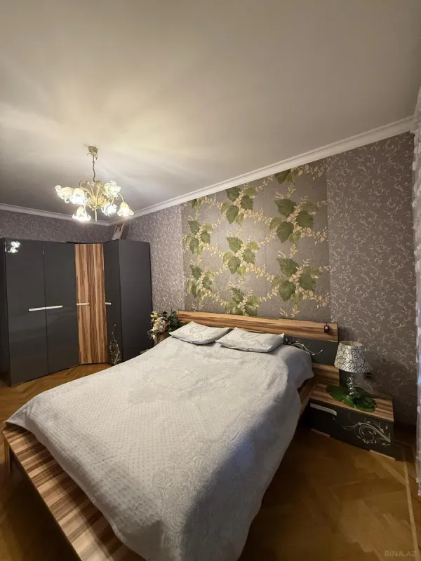 Satılır 4 otaqlı mənzil 100 m²