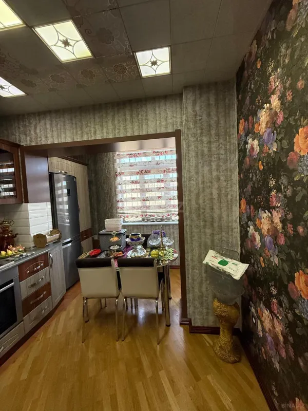 Satılır 4 otaqlı mənzil 100 m²