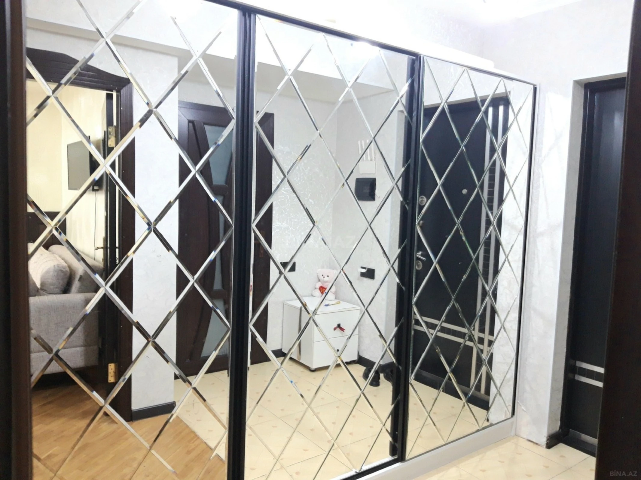 Satılır 2 otaqlı mənzil 60 m²