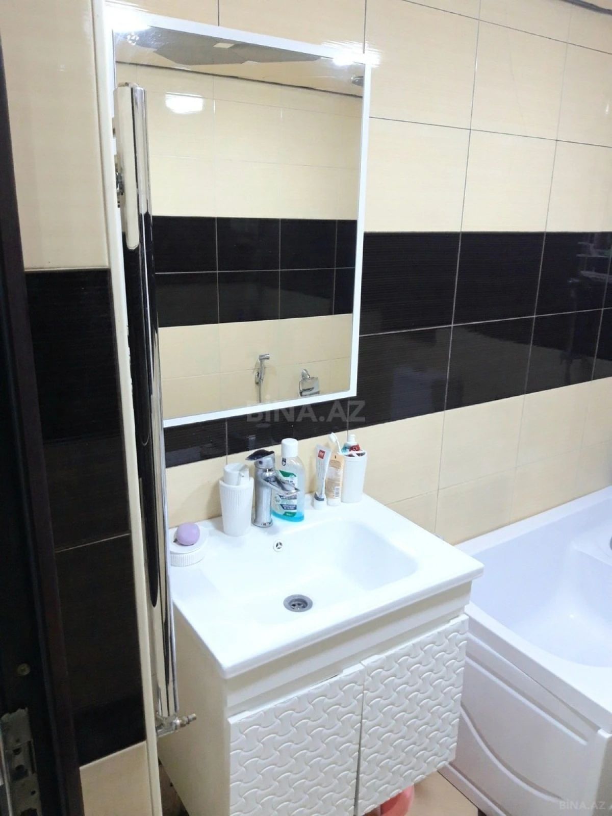 Satılır 2 otaqlı mənzil 60 m²