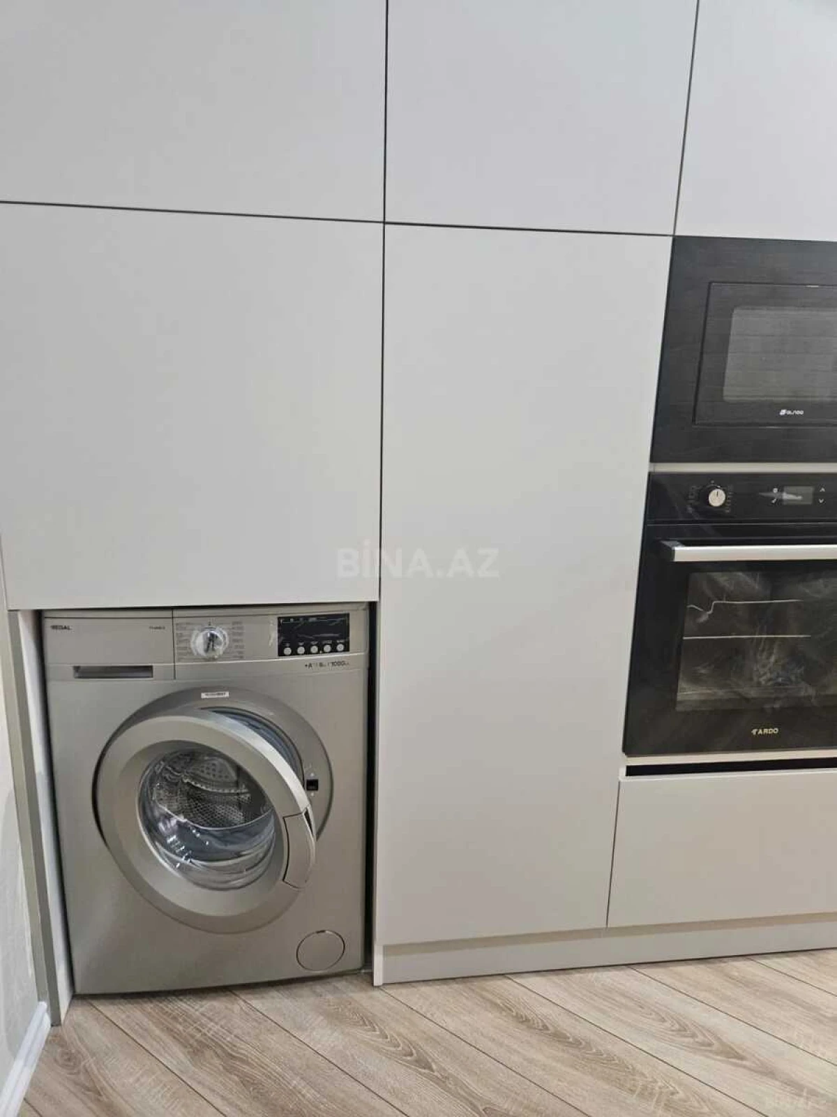 Kirayə verilir 3 otaqlı mənzil 138 m²