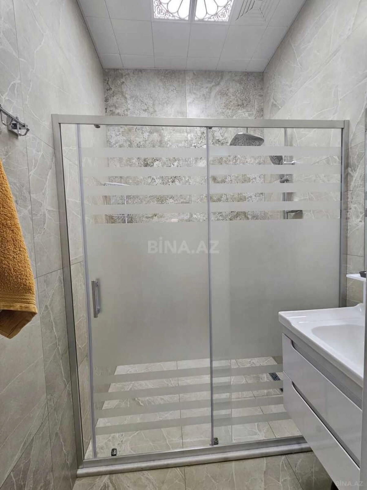 Kirayə verilir 3 otaqlı mənzil 138 m²