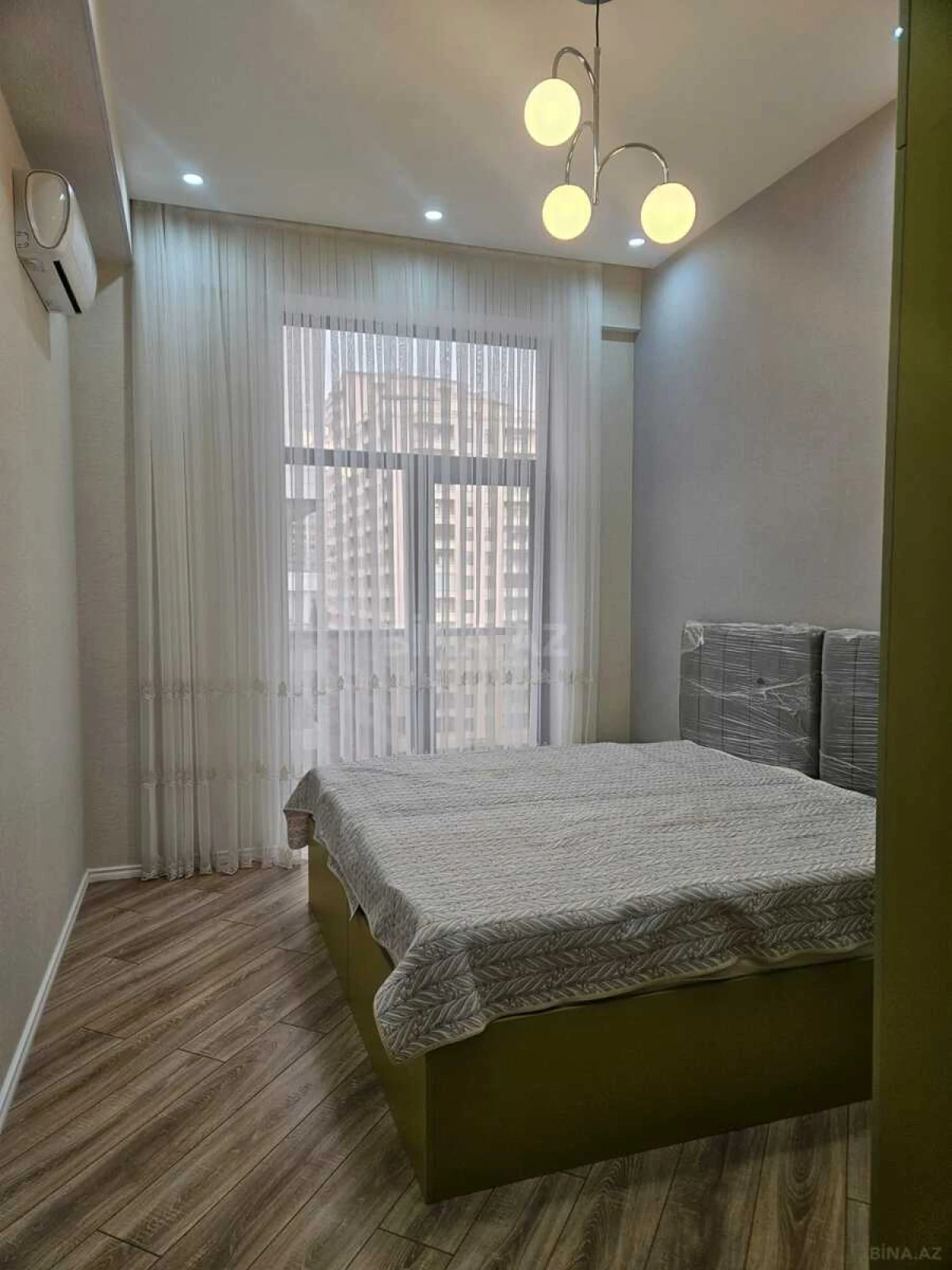 Kirayə verilir 3 otaqlı mənzil 138 m²