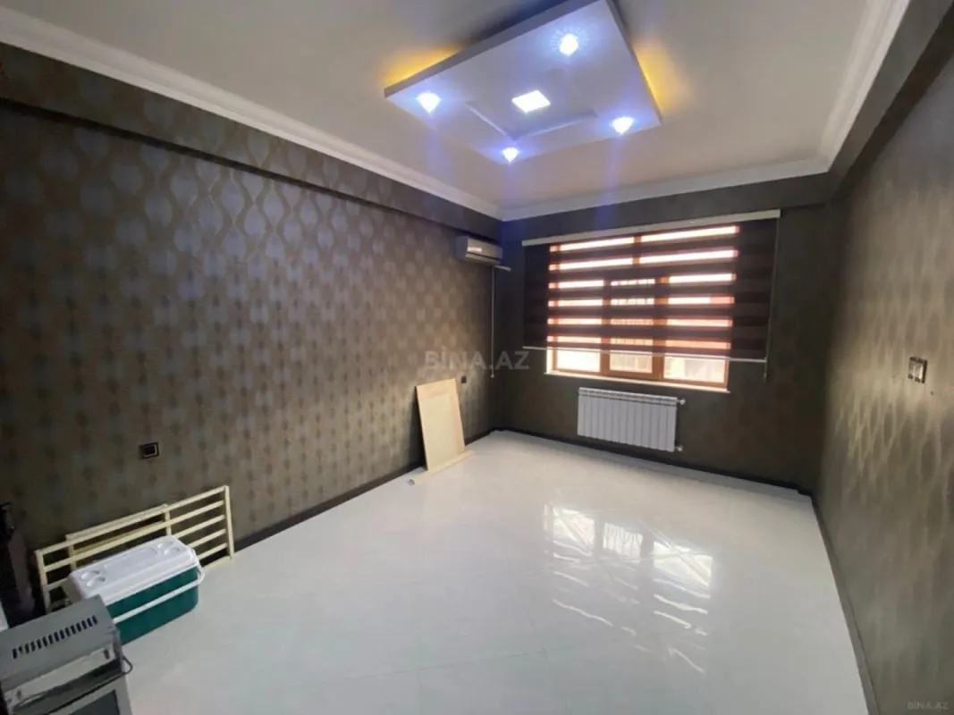 Satılır 4 otaqlı mənzil 210 m²