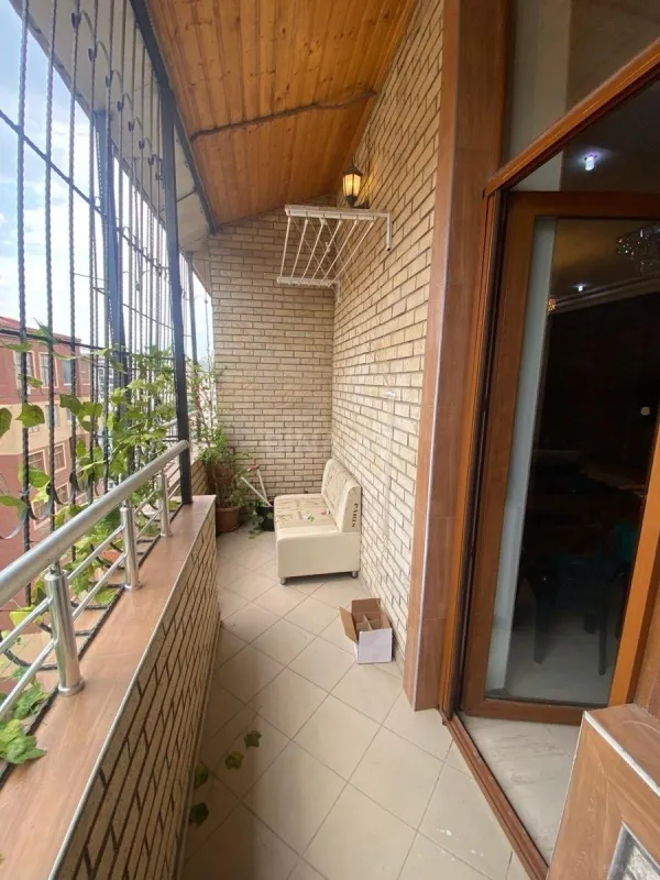 Satılır 4 otaqlı mənzil 210 m²