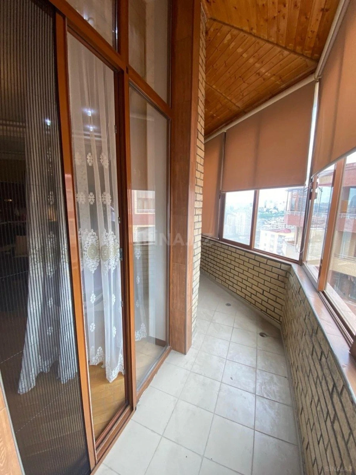 Satılır 4 otaqlı mənzil 210 m²