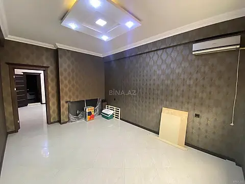 Satılır 4 otaqlı mənzil 210 m²