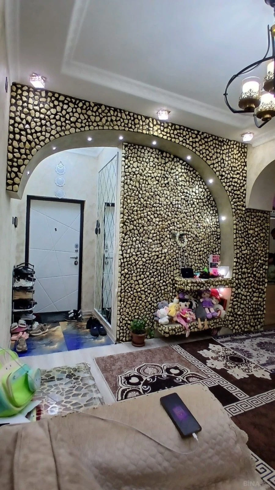 Satılır 2 otaqlı mənzil 64 m²