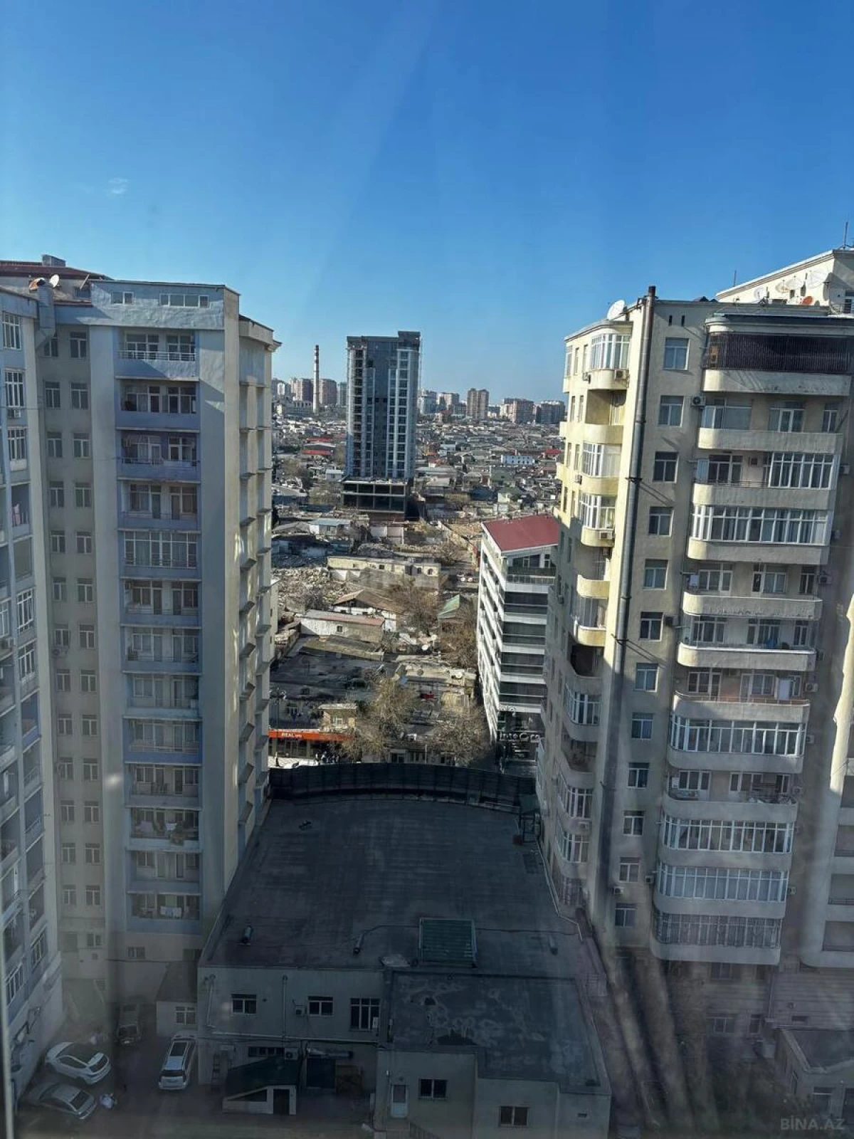 Satılır 3 otaqlı mənzil 135 m²
