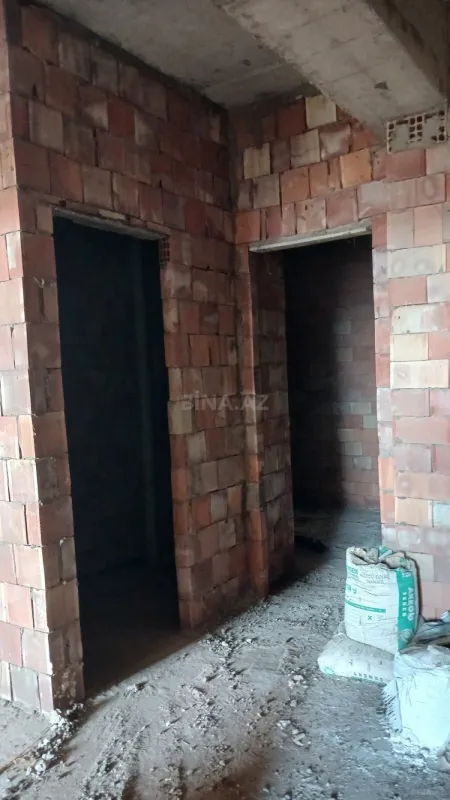 Satılır 3 otaqlı mənzil 141 m²