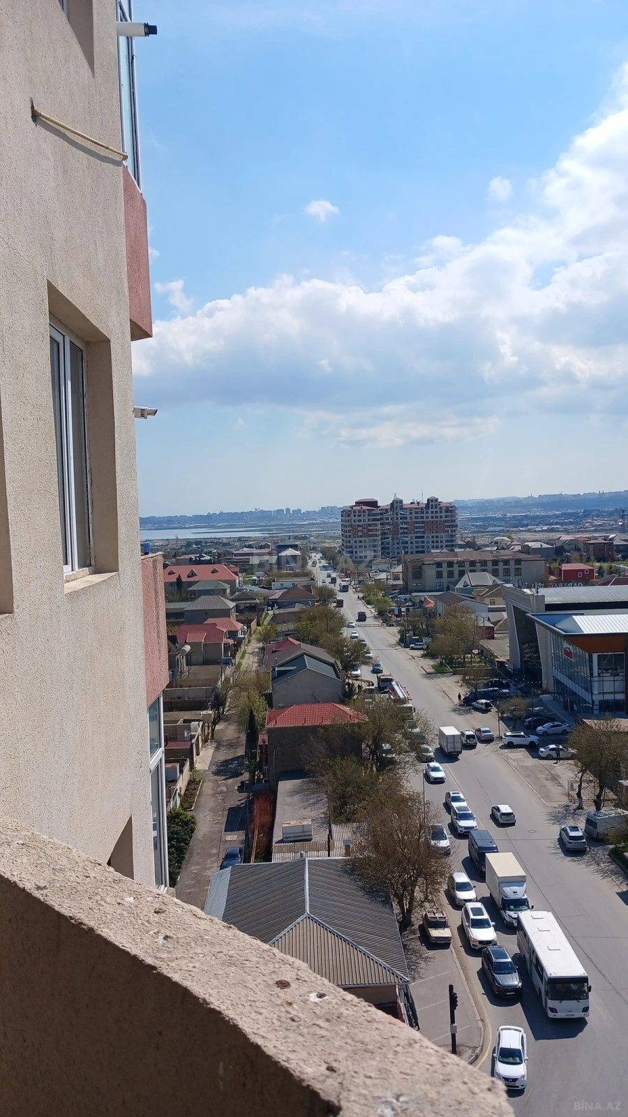 Satılır 3 otaqlı mənzil 141 m²